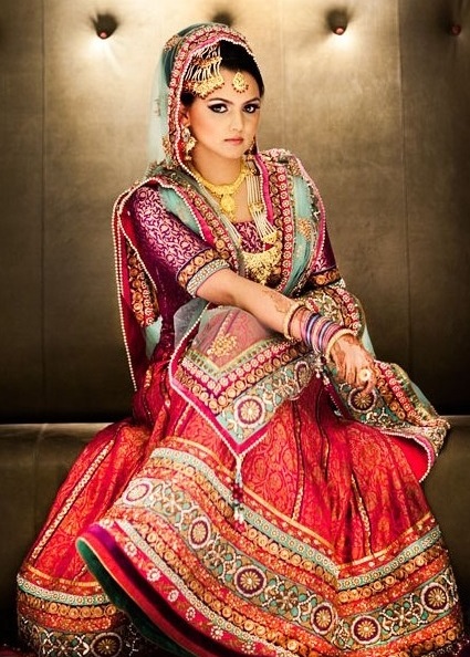 Indian-Bridal-Dupatta-Setting-Styles-and-Trends (9)