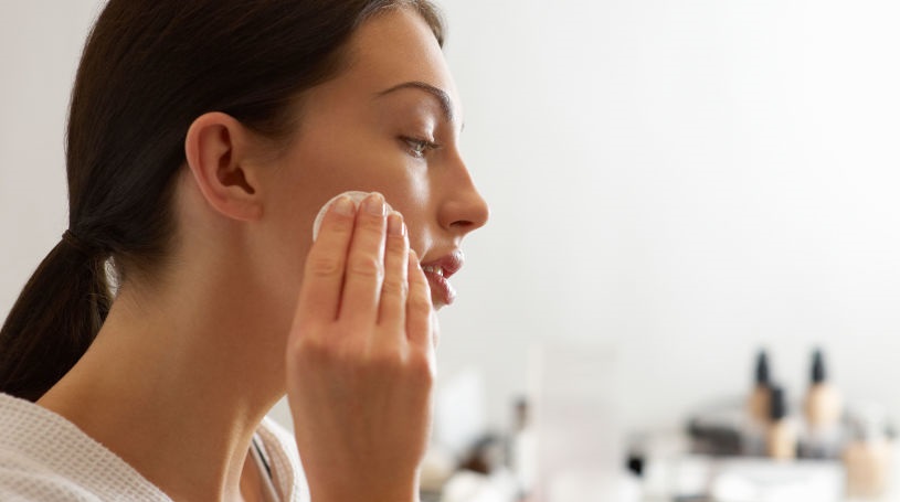 How to treat oily skin problems?